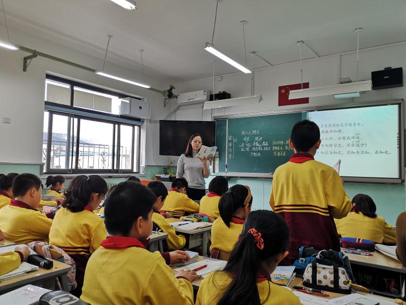 韩娅娜老师做现场课.jpg