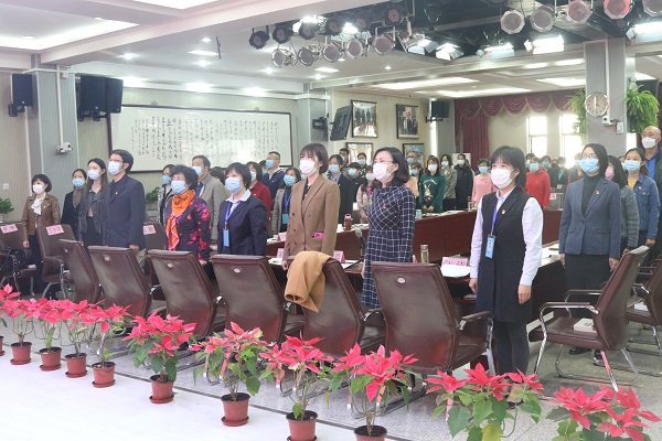 全体党员、积极分子参加会议.jpg