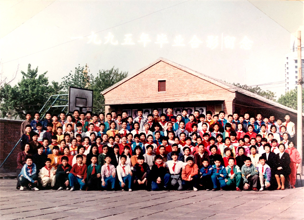 14.毕业生合影.jpg
