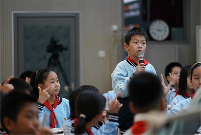 图为班会课《甲午风云》3.jpg