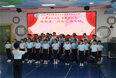 二15班.jpg