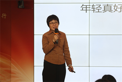 赵昕.jpg