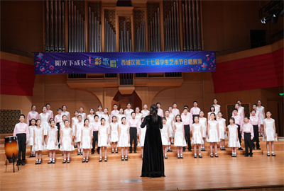 校级合唱团现场比赛.jpg