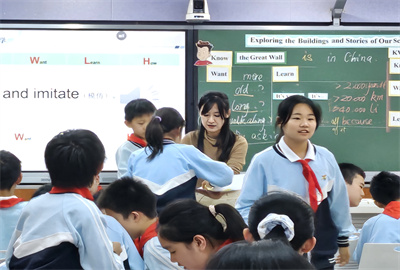 王红老师上课.jpg