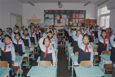 北校区高唱国歌照片 (2).jpg