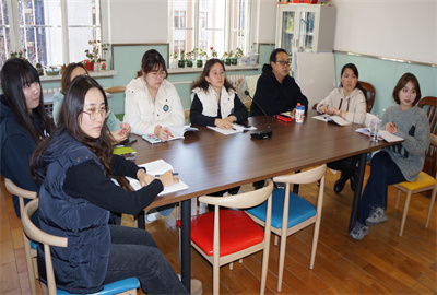 北校区英语学科全体教师参与学科质量分析会.jpg