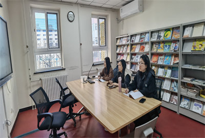 东校区英语学科全体教师参与学科质量分析会.jpg