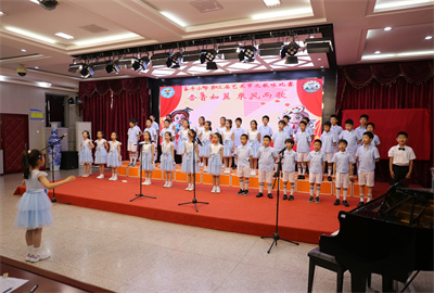 三年级8班.jpg