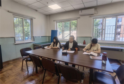 课程与教学中心主任张培林总结教研活动成效.jpg