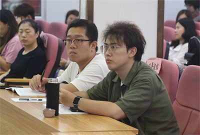 9.听会2.jpg